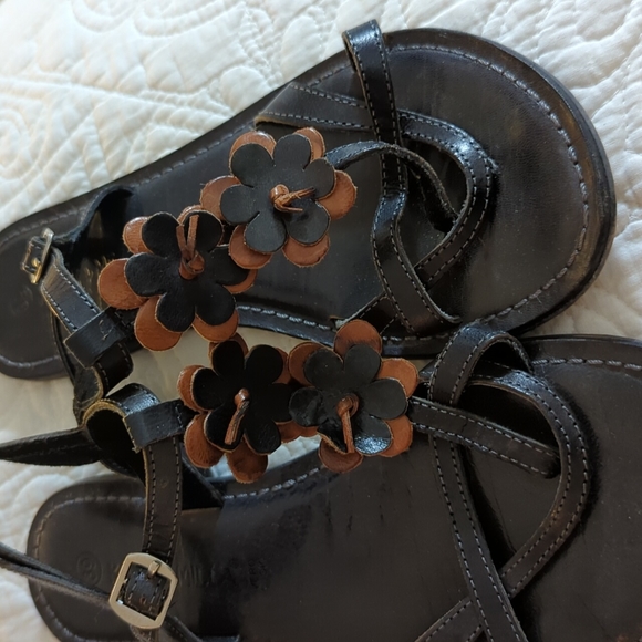 Italian Flower Sandals in Two toned Leather. - Picture 9 of 9